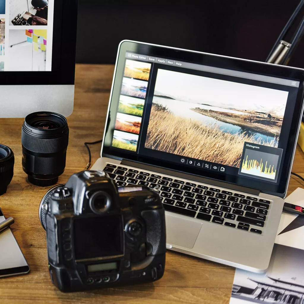 Photographer02 1040x1040